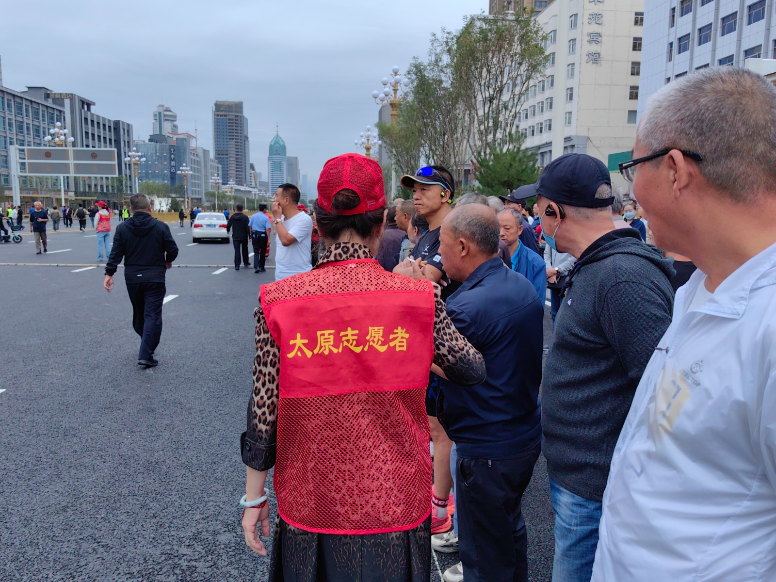助力迎泽大街通车志愿服务活动
