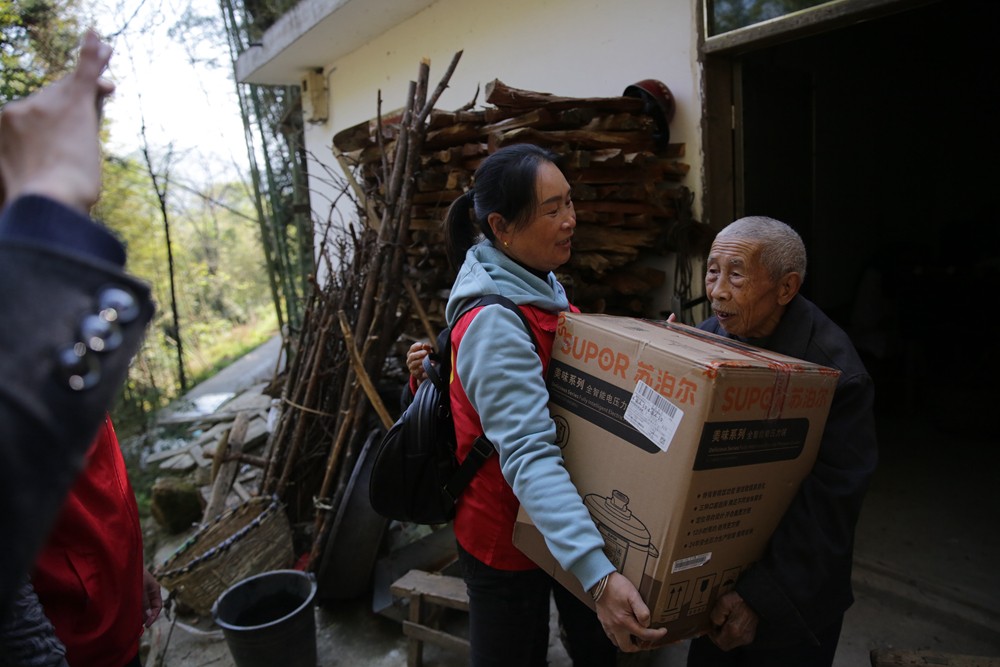 中国中铁“精准帮困专项基金”纪实（三）