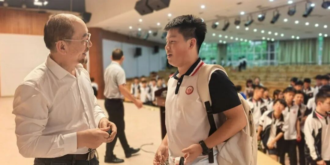 学生成长课堂 | 知更鸟公益项目河源高级中学“让自己拥有强大的自我管理能力”